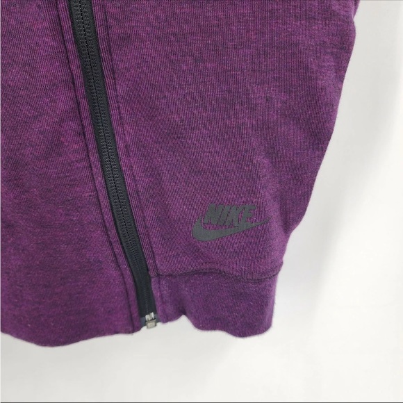 Beautiful Nike tech vest sz small. NWOT - Picture 3 of 7